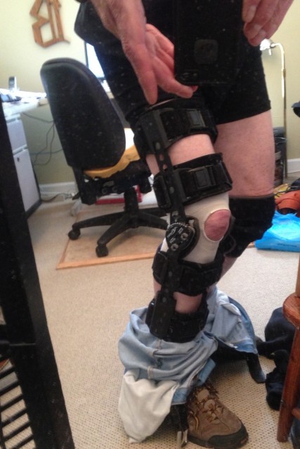 knee brace.jpg